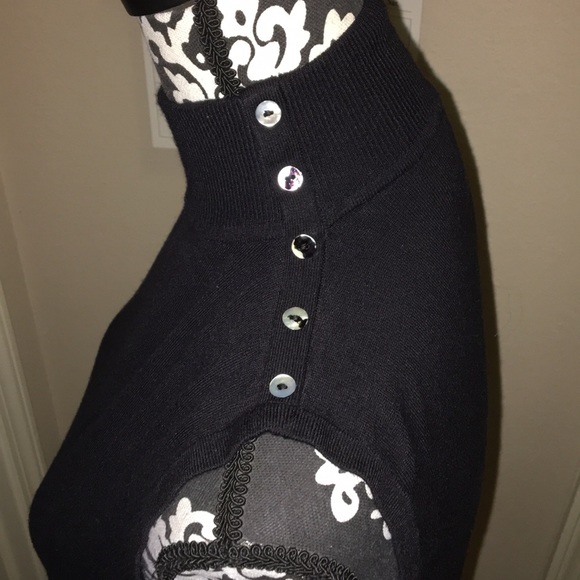 Classic Dianne Gilman Black Sleeveless Mock Turtleneck Button Detail Sweater - Picture 2 of 5